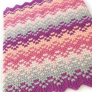 Crochet blanket pattern - crochet afghan pattern - crochet throw pattern - A Crafty Life #crochet #crochetpattern